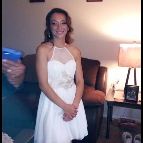 Formal dress - Picture 1 of 1